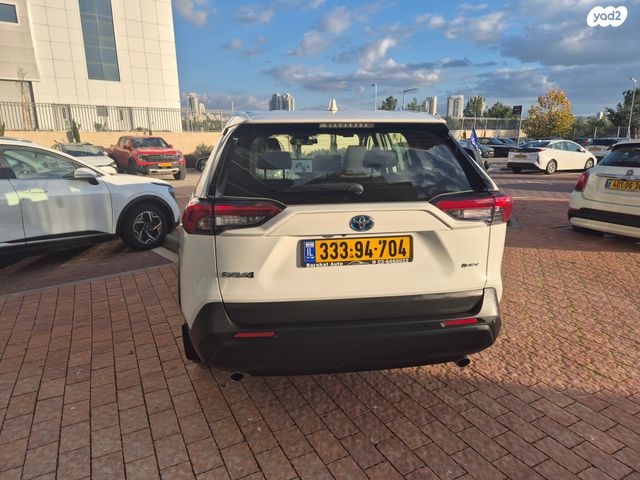 טויוטה RAV4