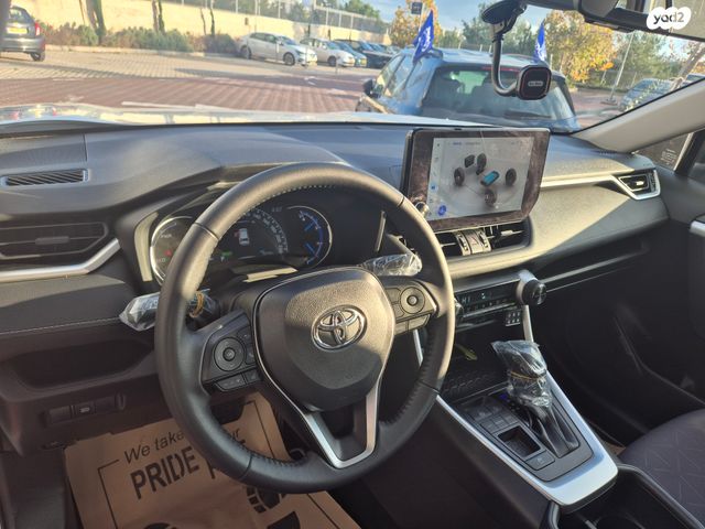 טויוטה RAV4