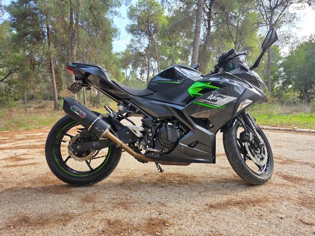 קאוואסאקי נינג'ה 400