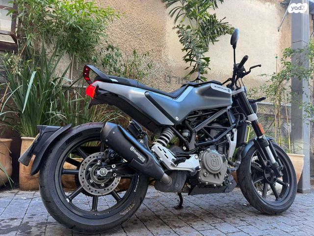 הוסקוורנה SVARTPILEN 250