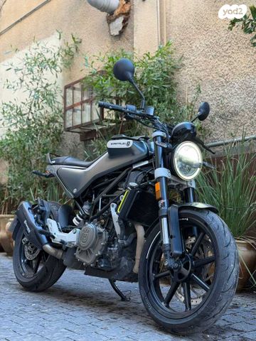 הוסקוורנה SVARTPILEN 250