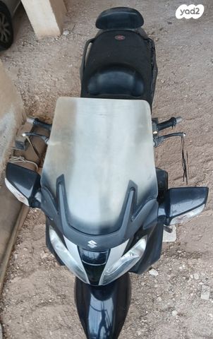 סוזוקי בורגמן 650