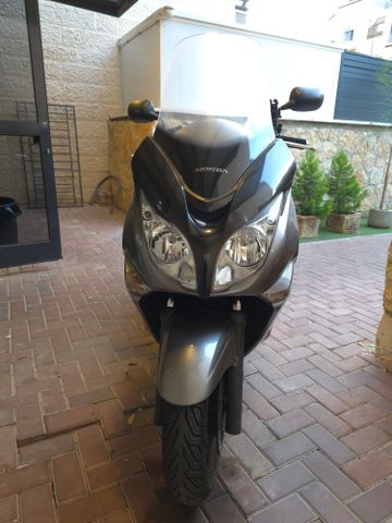 מודעת רכב הונדה סילבר-ווינג 600