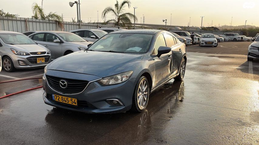 מודעת רכב מאזדה 6