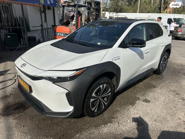 מודעת רכב טויוטה bZ4X