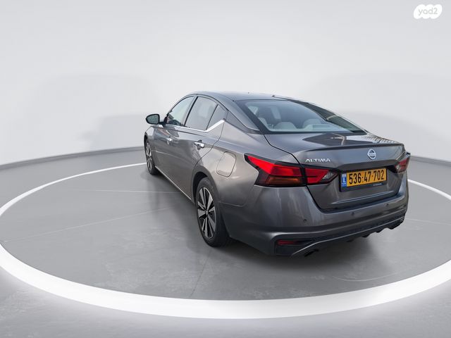 ניסאן אלטימה