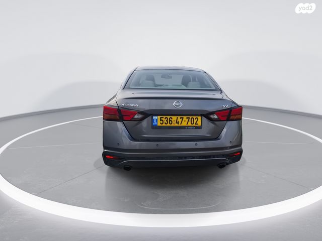 ניסאן אלטימה