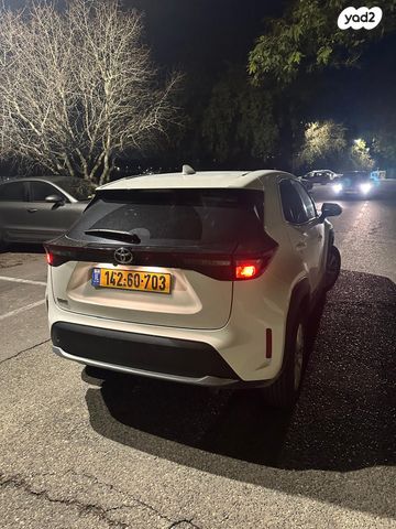 טויוטה יאריס קרוס