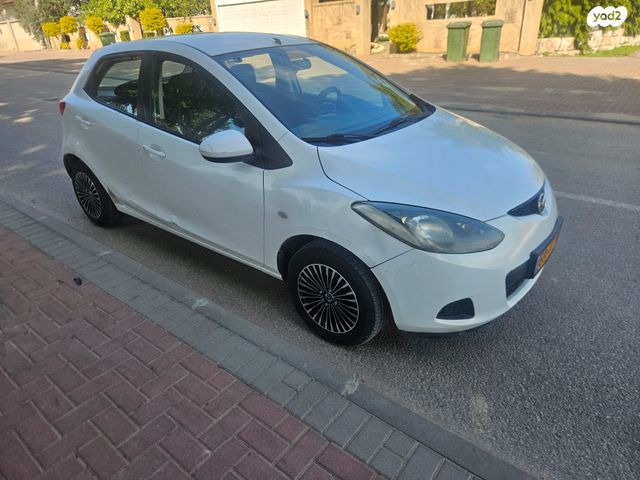 מודעת רכב מאזדה 2