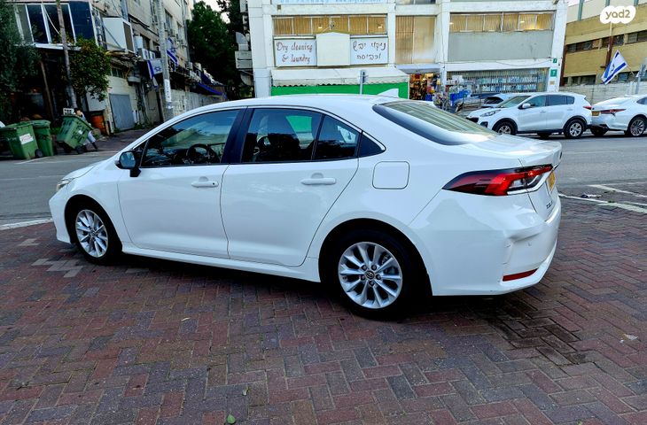 טויוטה קורולה