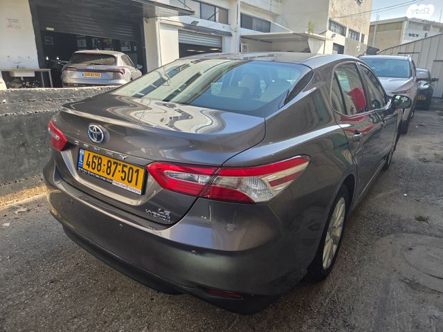 טויוטה קאמרי