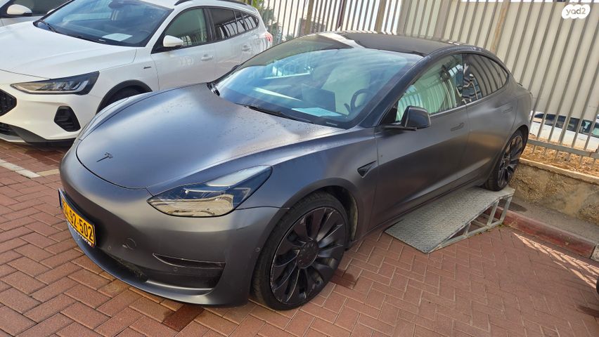 מודעת רכב טסלה מודל 3
