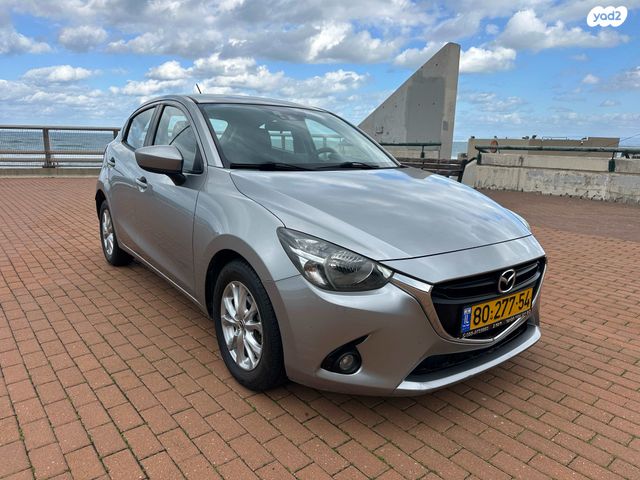מודעת רכב מאזדה 2