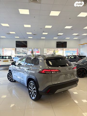 טויוטה קורולה קרוס