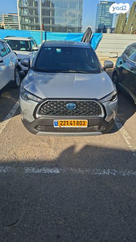 מודעת רכב טויוטה קורולה קרוס