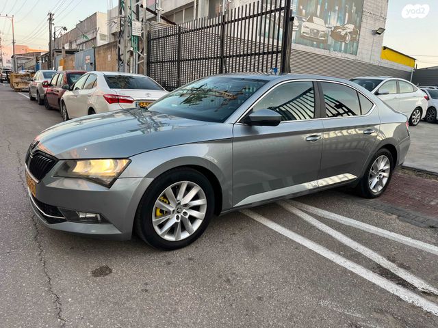 מודעת רכב סקודה סופרב