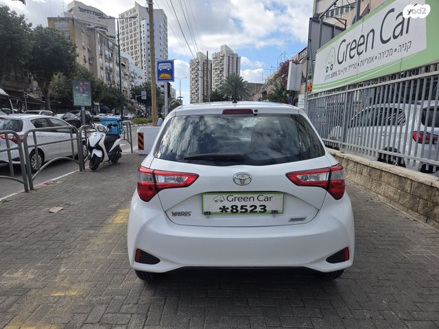 טויוטה יאריס