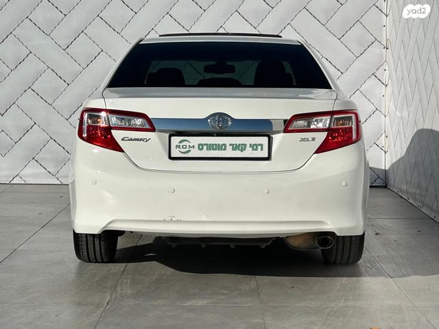 טויוטה קאמרי