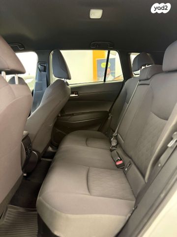 טויוטה קורולה קרוס