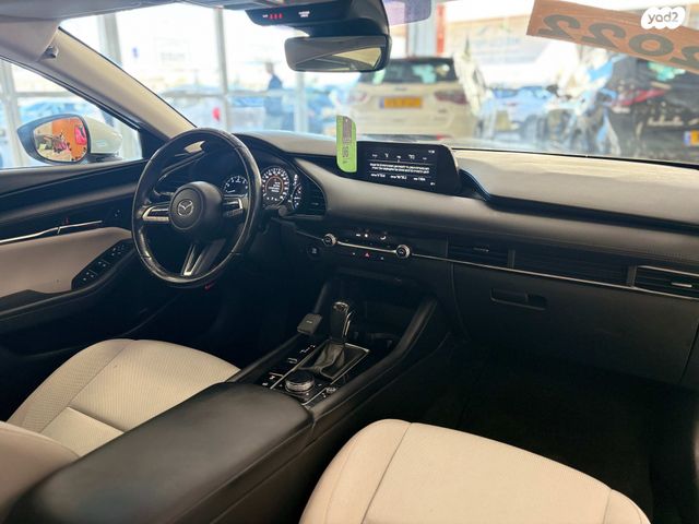 מאזדה 3