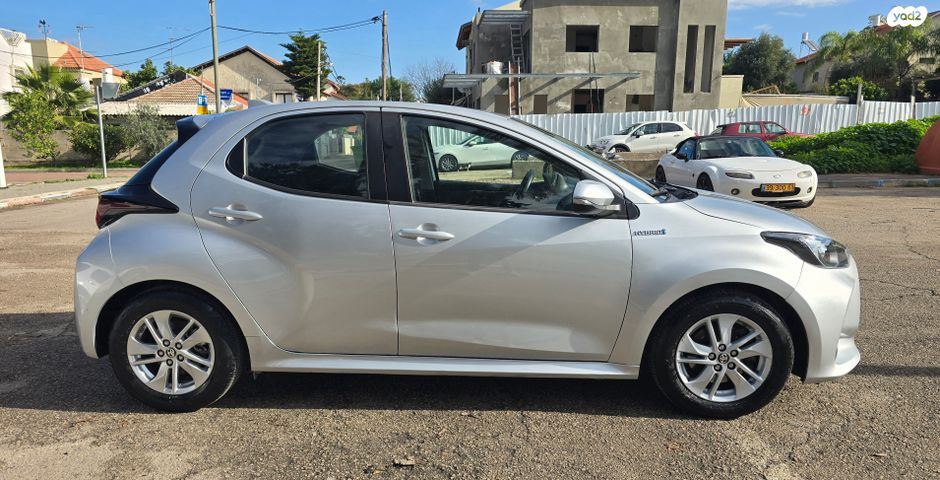 טויוטה יאריס