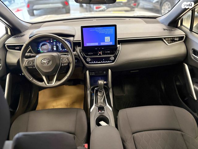 טויוטה קורולה קרוס