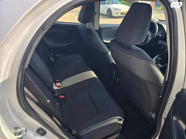 טויוטה יאריס