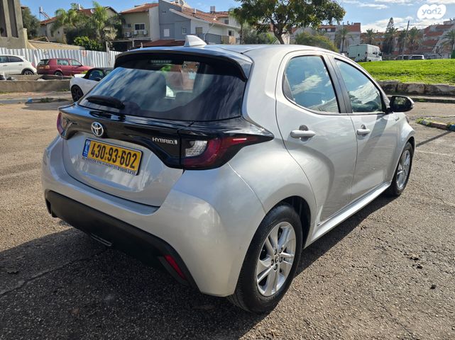 טויוטה יאריס