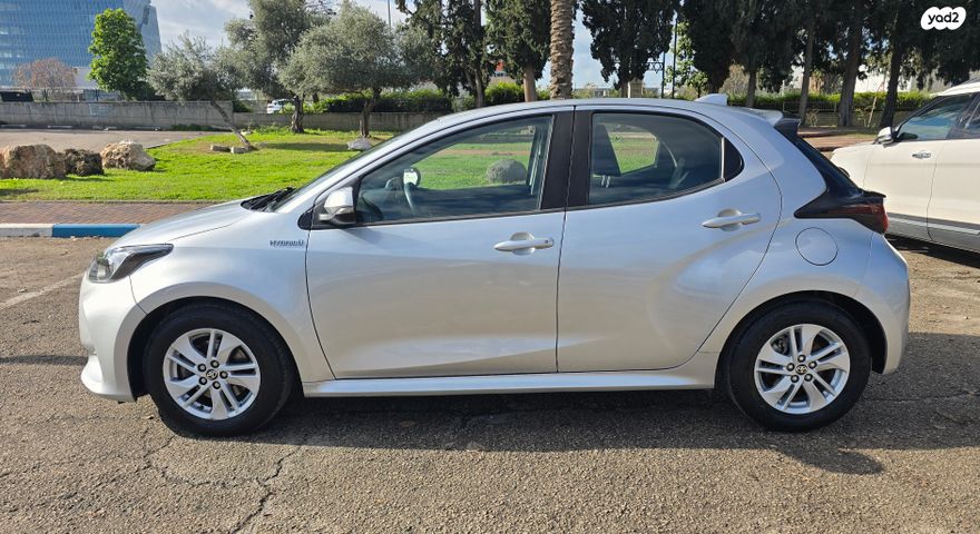 טויוטה יאריס