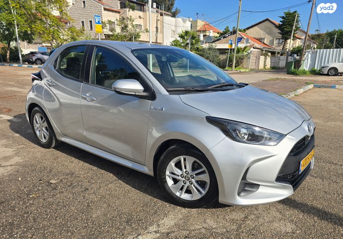 טויוטה יאריס