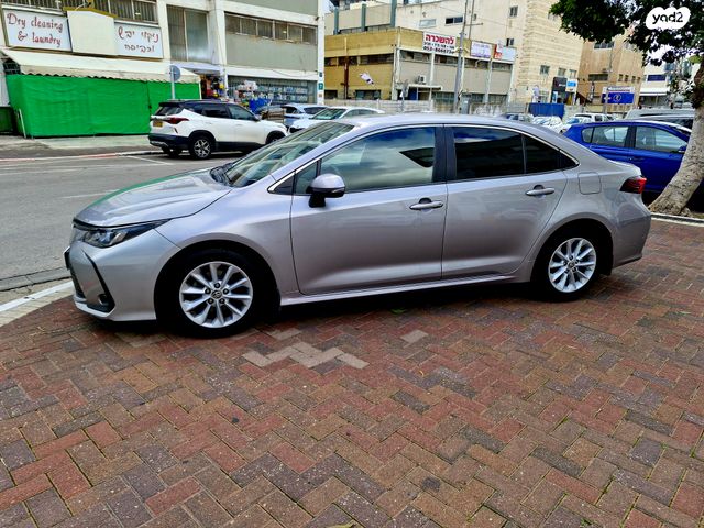 טויוטה קורולה