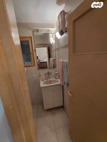 דירה, הזית 261, שיכון שלוש קומות, דימונה