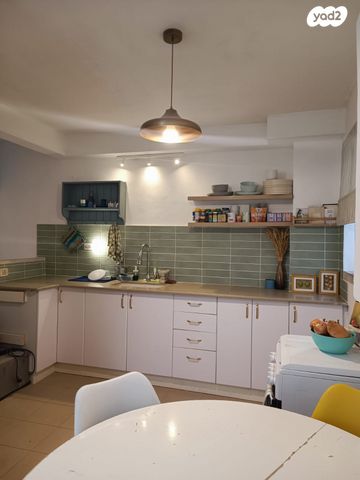 דירה, תקוע 12, מחנה יהודה - לב העיר, ירושלים