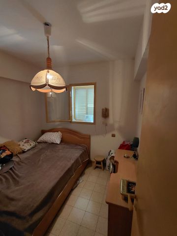 דירה, הזית 261, שיכון שלוש קומות, דימונה