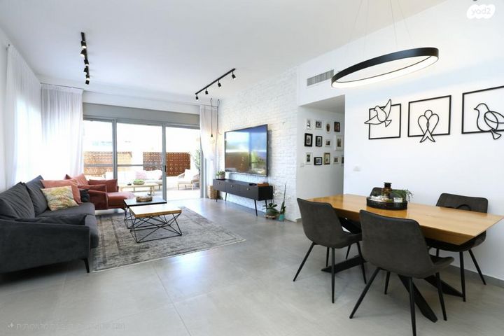 דירת גן, שדרות האגמים 5, אגמים, נתניה