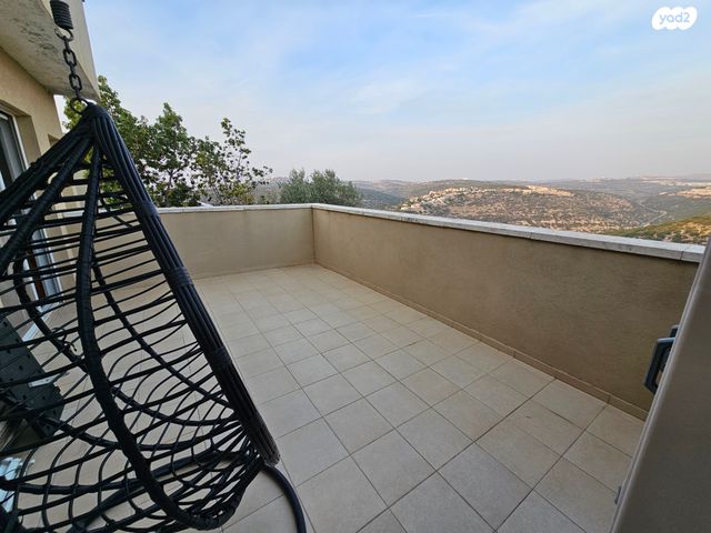 דו משפחתי, הגיתית 95, יקיר, יקיר