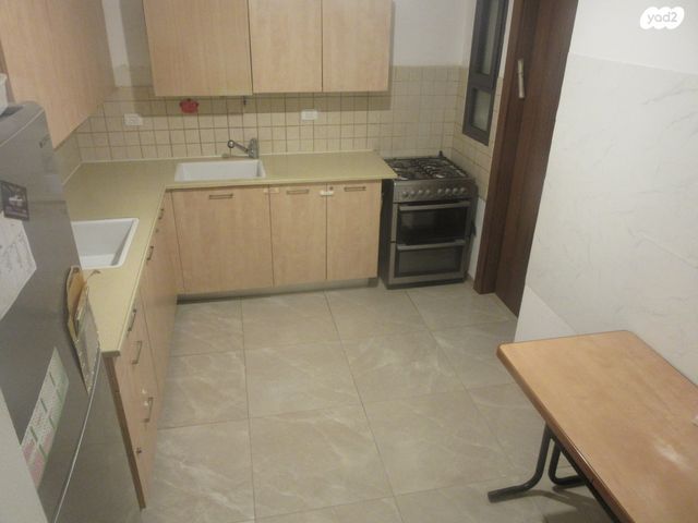 דירת גן, אהבת שלום 3, כוכב יעקב, כוכב יעקב