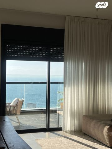 דירה, אמנון ליפקין שחק 1, נוף הטיילת, נתניה