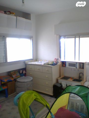 דירה, ניסנבוים 12, יזרעאליה, חיפה