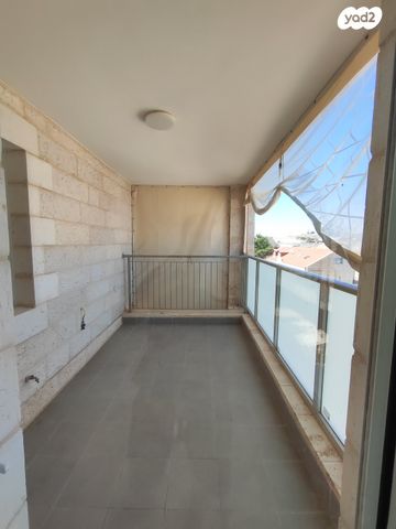 דירה, חוט השני 42, מגדים, מעלה אדומים