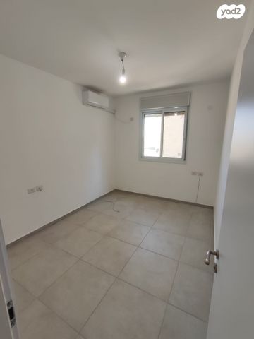 דירה, חוט השני 42, מגדים, מעלה אדומים