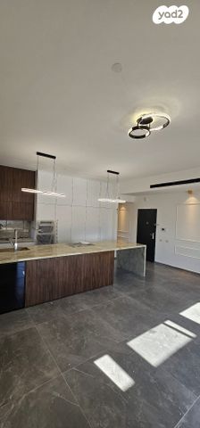 גג/ פנטהאוז, אריאל שרון 1, נווה שרון / שער העיר, נתיבות