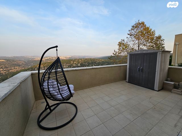 דו משפחתי, הגיתית 95, יקיר, יקיר