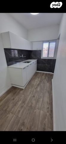 אפרים שריר 10