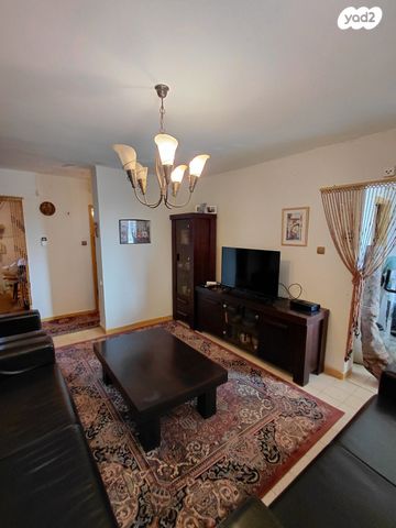 דירה, הזית 261, שיכון שלוש קומות, דימונה