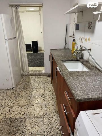 יוסף סרלין 10