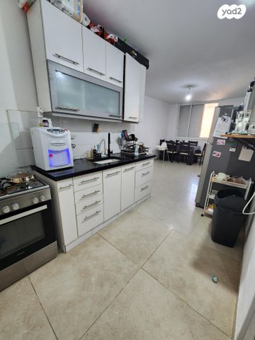 שלוש השעות 30