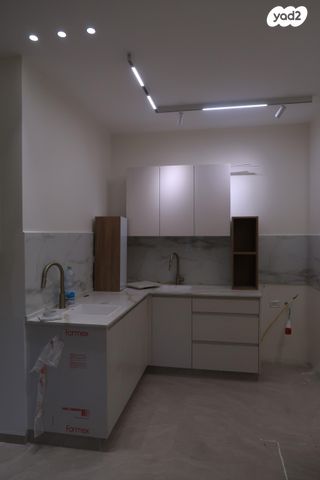 אבן גבירול 13