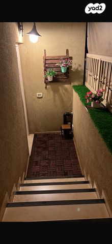 עליית הנוער 9