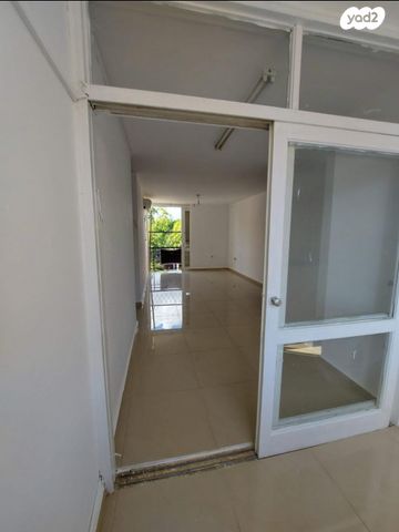 נחלת הר חב"ד 75